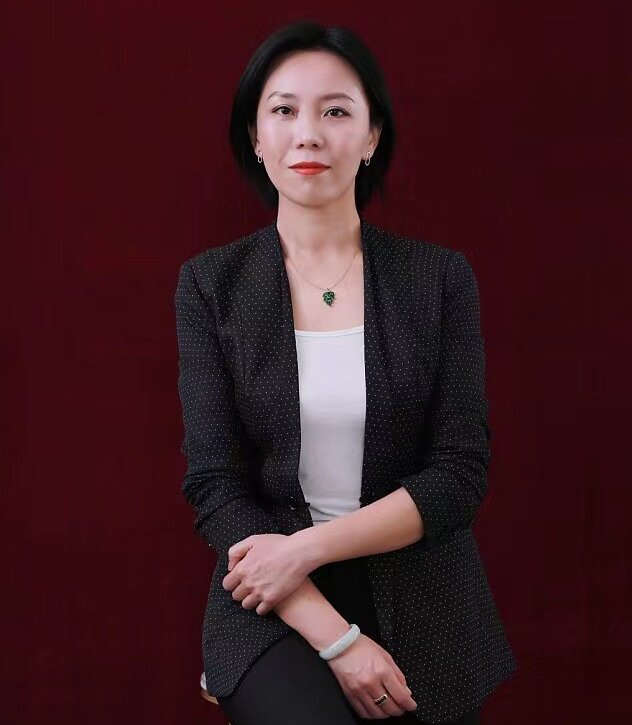 墨日根高娃.jpg